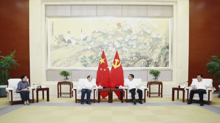 集團(tuán)黨委書記、董事長(zhǎng)石培文一行拜訪定西市委市政府主要領(lǐng)導(dǎo)