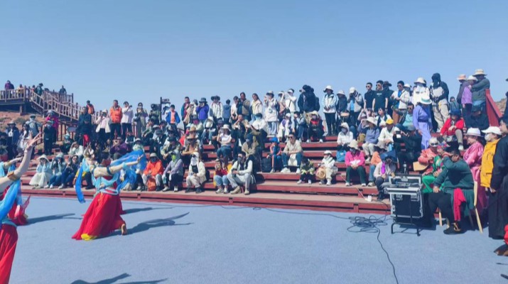 甘肅文旅集團(tuán)旗下景區(qū)“五一”假期首日喜迎開(kāi)門(mén)紅